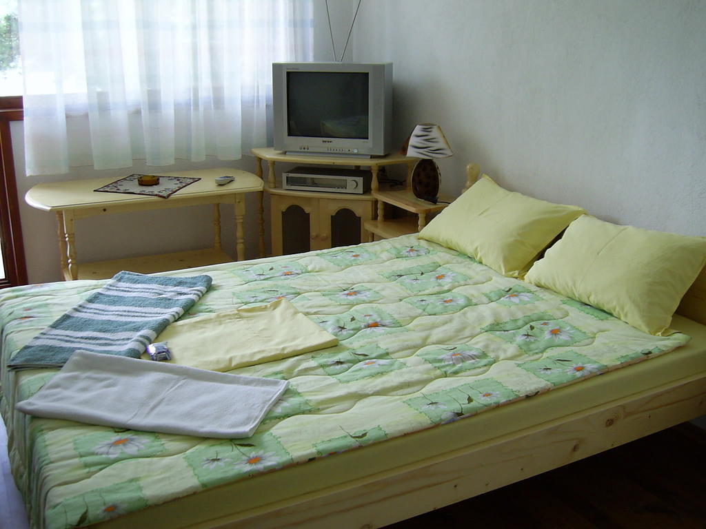 Family Hotel Shisharka Батак Номер фото